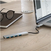 Hama USB hub, 4 porty, USB 3.2, 5 Gb/s, Ultra Slim, USB-C adaptér