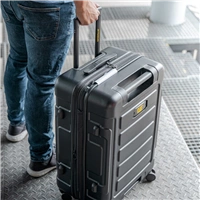 Cat kufor Stealth, 65 l, polykarbont, ierny