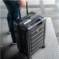 Cat kufor Stealth, 65 l, polykarbont, ierny