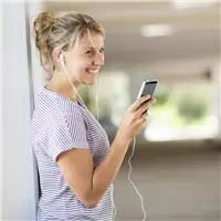 Hama slúchadlá s mikrofónom Advance, kôstky, plochý kábel, biele