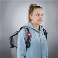 Hama Finest Feel, ochrana pre Apple AirTag, siliknov, erven
