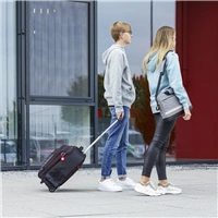 Hama Finest Feel, ochrana pre Apple AirTag, siliknov, erven